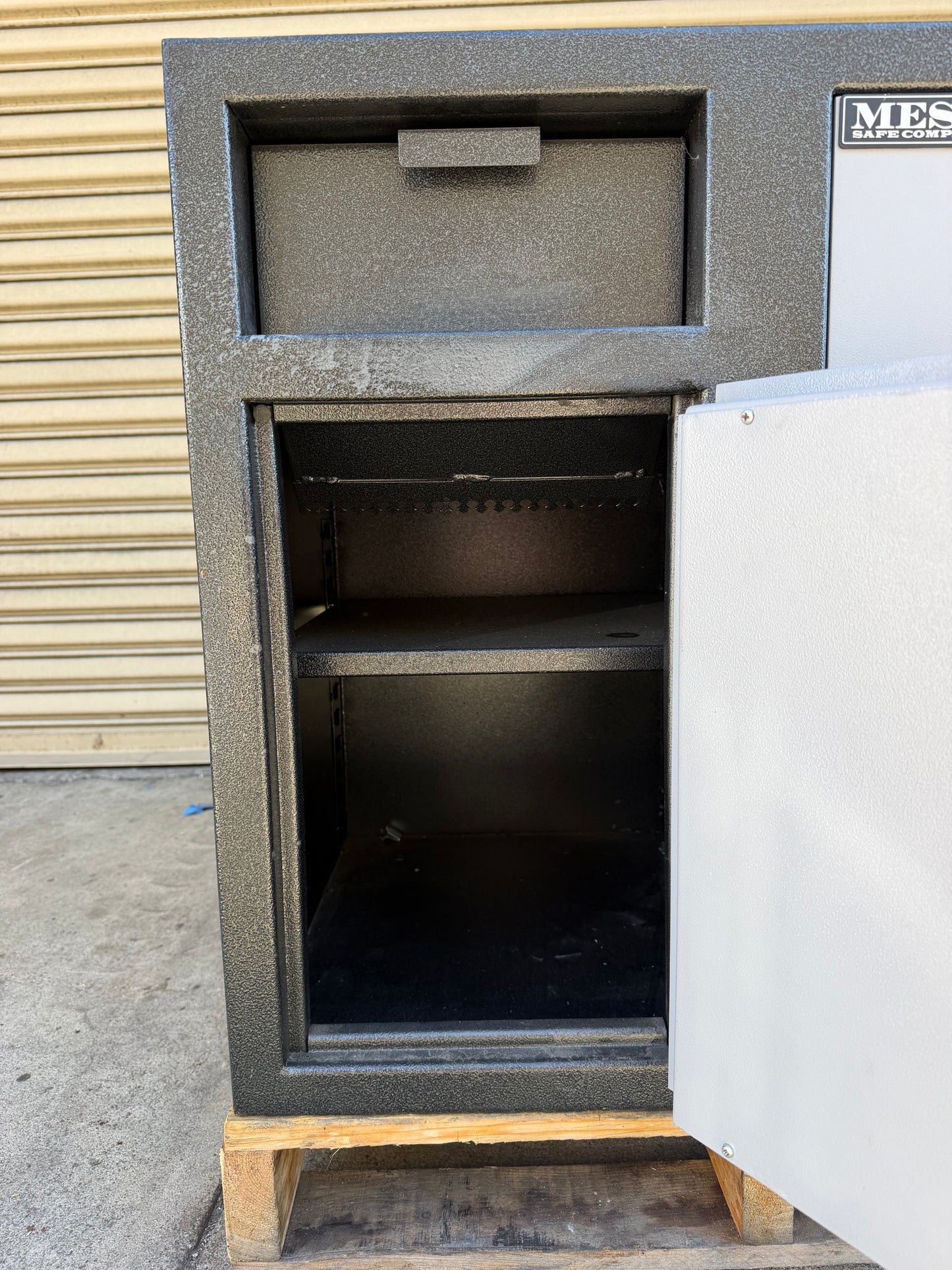 Mesa double-door depository/pharmacy Safe