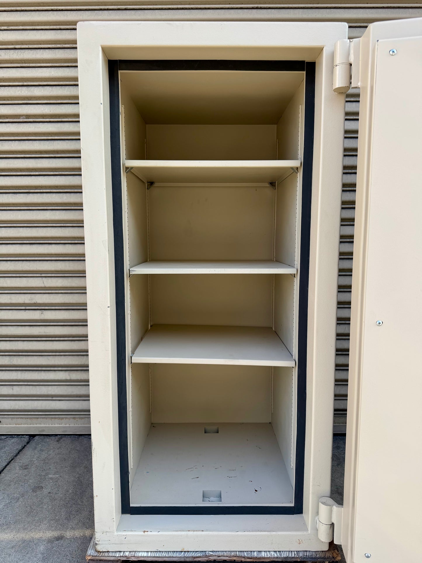 Securifort Burglary Safe - California Safe & Lock